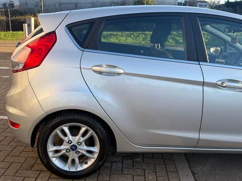FORD FIESTA FIESTA 1.0T EcoBoost Zetec Hatchback 5dr Petrol Powershift Euro 5 (100 ps) FULL SERVICE HISTORY - 12 - U967