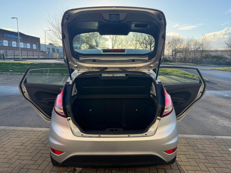 FORD FIESTA FIESTA 1.0T EcoBoost Zetec Hatchback 5dr Petrol Powershift Euro 5 (100 ps) FULL SERVICE HISTORY - 12 - U967