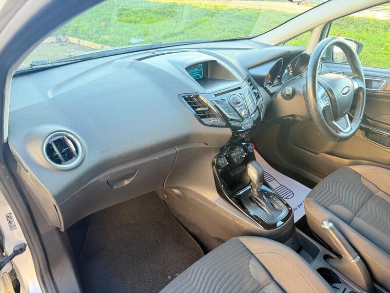 FORD FIESTA FIESTA 1.0T EcoBoost Zetec Hatchback 5dr Petrol Powershift Euro 5 (100 ps) FULL SERVICE HISTORY - 12 - U967