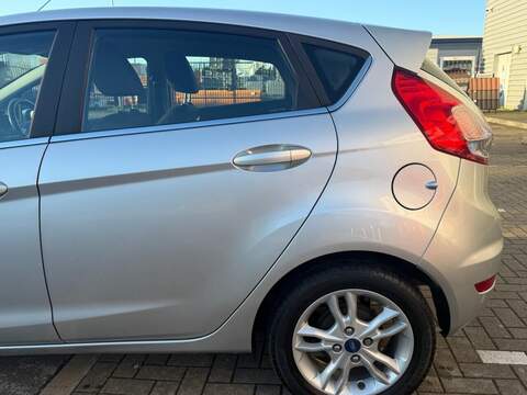 FORD FIESTA FIESTA 1.0T EcoBoost Zetec Hatchback 5dr Petrol Powershift Euro 5 (100 ps) FULL SERVICE HISTORY - 12 - U967