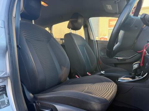 FORD FIESTA FIESTA 1.0T EcoBoost Zetec Hatchback 5dr Petrol Powershift Euro 5 (100 ps) FULL SERVICE HISTORY - 12 - U967