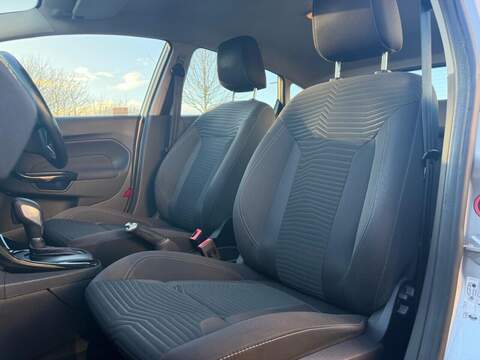 FORD FIESTA FIESTA 1.0T EcoBoost Zetec Hatchback 5dr Petrol Powershift Euro 5 (100 ps) FULL SERVICE HISTORY - 12 - U967