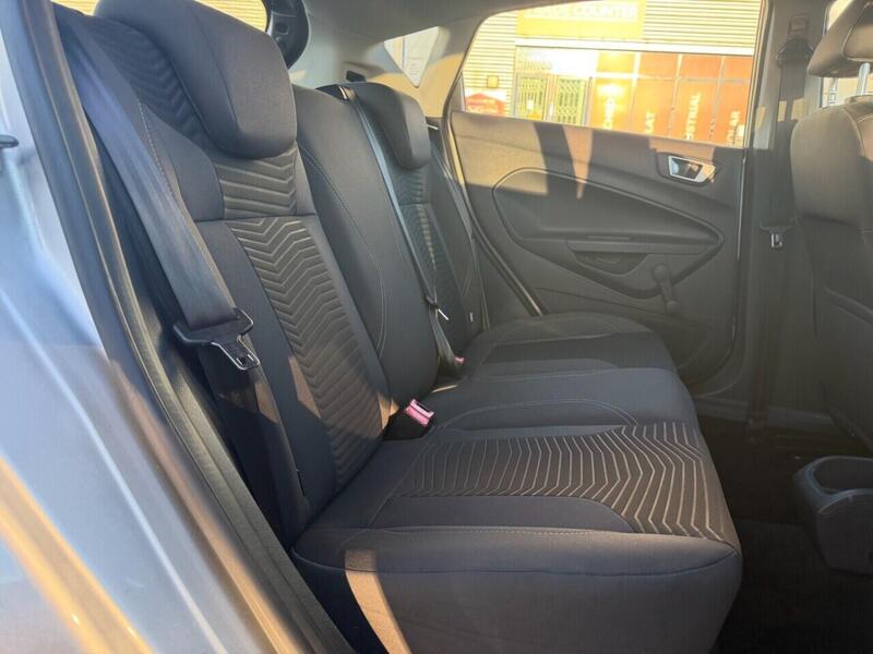 FORD FIESTA FIESTA 1.0T EcoBoost Zetec Hatchback 5dr Petrol Powershift Euro 5 (100 ps) FULL SERVICE HISTORY - 12 - U967