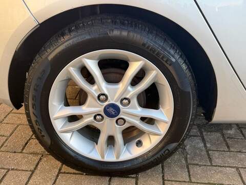 FORD FIESTA FIESTA 1.0T EcoBoost Zetec Hatchback 5dr Petrol Powershift Euro 5 (100 ps) FULL SERVICE HISTORY - 12 - U967