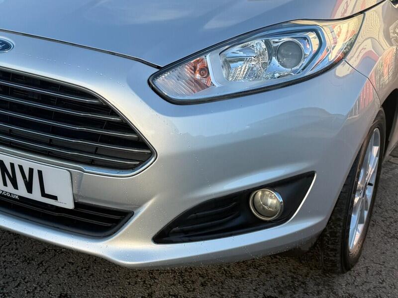 FORD FIESTA FIESTA 1.0T EcoBoost Zetec Hatchback 5dr Petrol Powershift Euro 5 (100 ps) FULL SERVICE HISTORY - 12 - U967
