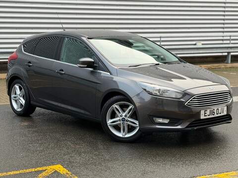 FORD FOCUS FOCUS 1.0T EcoBoost Zetec Hatchback 5dr Petrol Auto Euro 6 (s/s) (125 ps) JUST SERVICED - 12 MONTH - U974
