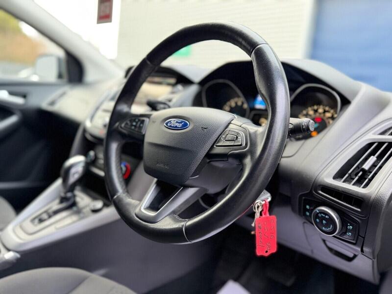FORD FOCUS FOCUS 1.0T EcoBoost Zetec Hatchback 5dr Petrol Auto Euro 6 (s/s) (125 ps) JUST SERVICED - 12 MONTH - U974