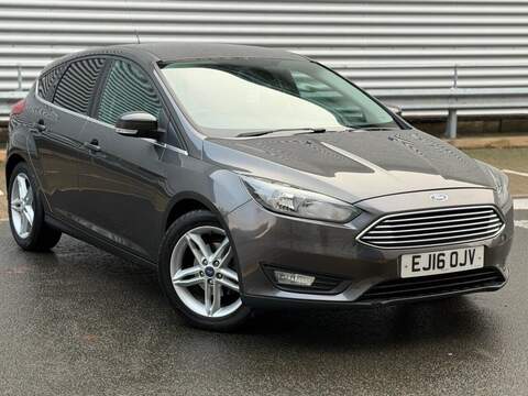 FORD FOCUS FOCUS 1.0T EcoBoost Zetec Hatchback 5dr Petrol Auto Euro 6 (s/s) (125 ps) JUST SERVICED - 12 MONTH - U974