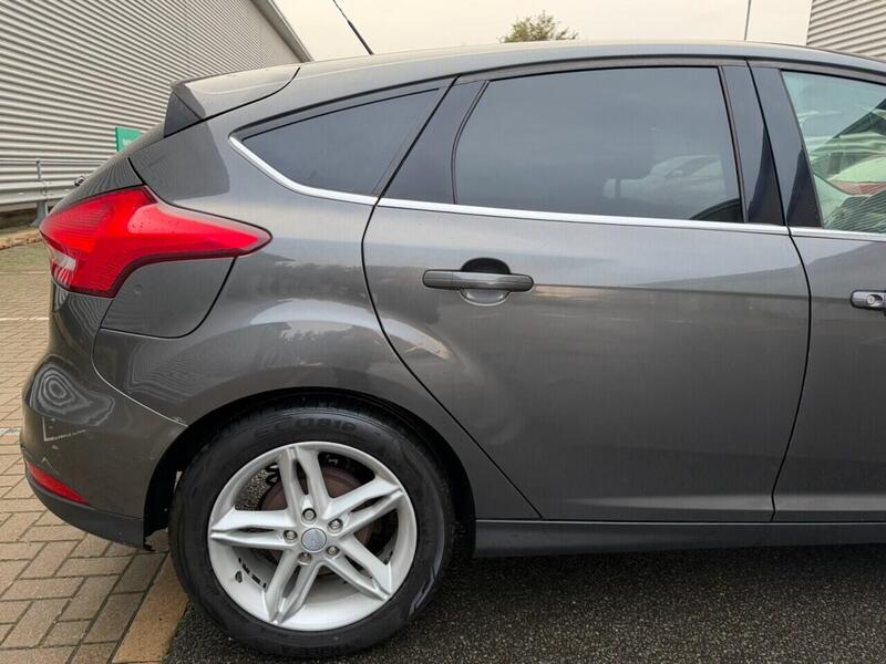 FORD FOCUS FOCUS 1.0T EcoBoost Zetec Hatchback 5dr Petrol Auto Euro 6 (s/s) (125 ps) JUST SERVICED - 12 MONTH - U974