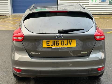 FORD FOCUS FOCUS 1.0T EcoBoost Zetec Hatchback 5dr Petrol Auto Euro 6 (s/s) (125 ps) JUST SERVICED - 12 MONTH - U974