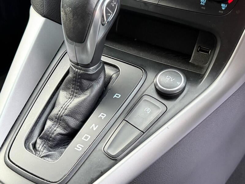 FORD FOCUS FOCUS 1.0T EcoBoost Zetec Hatchback 5dr Petrol Auto Euro 6 (s/s) (125 ps) JUST SERVICED - 12 MONTH - U974