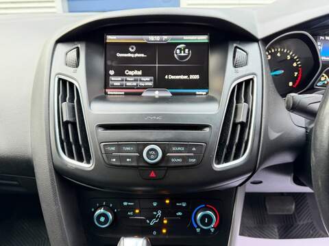 FORD FOCUS FOCUS 1.0T EcoBoost Zetec Hatchback 5dr Petrol Auto Euro 6 (s/s) (125 ps) JUST SERVICED - 12 MONTH - U974