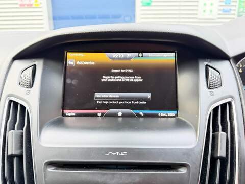 FORD FOCUS FOCUS 1.0T EcoBoost Zetec Hatchback 5dr Petrol Auto Euro 6 (s/s) (125 ps) JUST SERVICED - 12 MONTH - U974