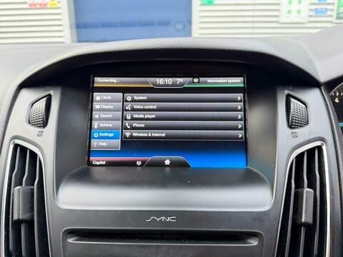 FORD FOCUS FOCUS 1.0T EcoBoost Zetec Hatchback 5dr Petrol Auto Euro 6 (s/s) (125 ps) JUST SERVICED - 12 MONTH - U974