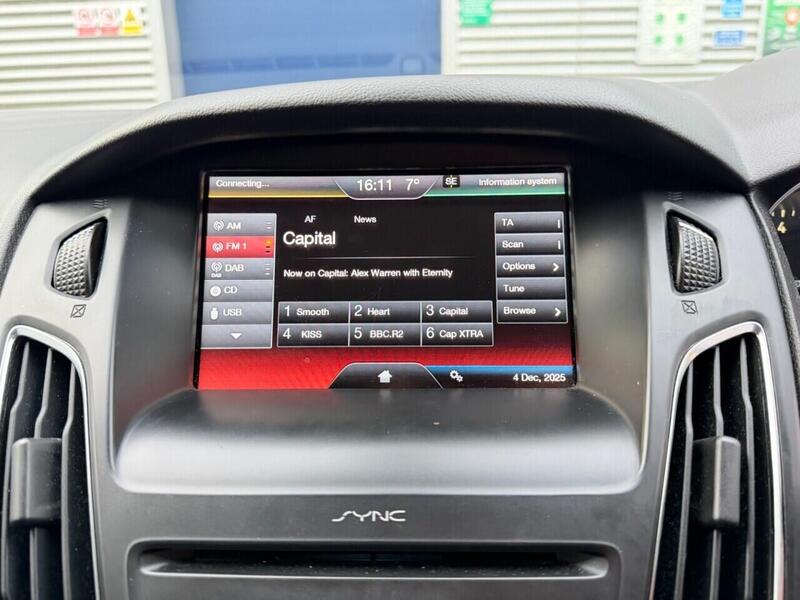 FORD FOCUS FOCUS 1.0T EcoBoost Zetec Hatchback 5dr Petrol Auto Euro 6 (s/s) (125 ps) JUST SERVICED - 12 MONTH - U974