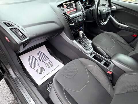 FORD FOCUS FOCUS 1.0T EcoBoost Zetec Hatchback 5dr Petrol Auto Euro 6 (s/s) (125 ps) JUST SERVICED - 12 MONTH - U974