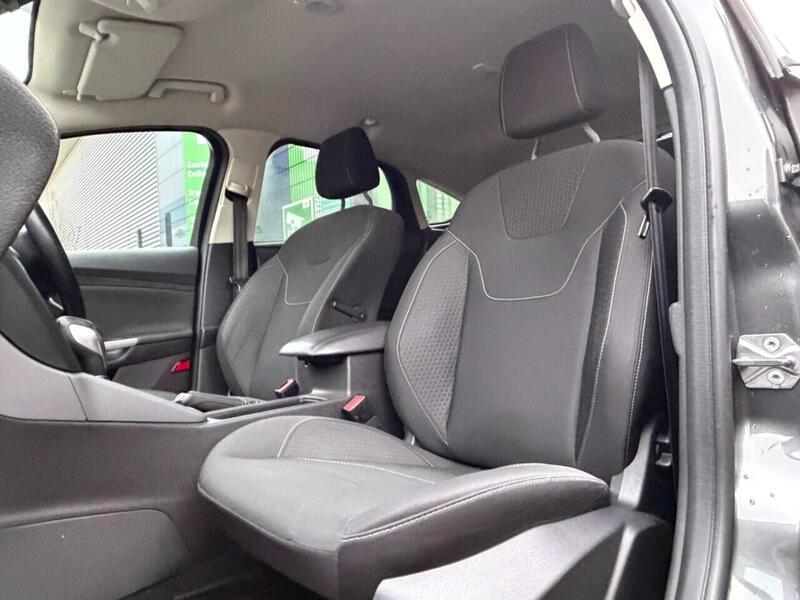 FORD FOCUS FOCUS 1.0T EcoBoost Zetec Hatchback 5dr Petrol Auto Euro 6 (s/s) (125 ps) JUST SERVICED - 12 MONTH - U974