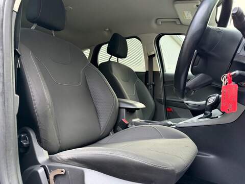 FORD FOCUS FOCUS 1.0T EcoBoost Zetec Hatchback 5dr Petrol Auto Euro 6 (s/s) (125 ps) JUST SERVICED - 12 MONTH - U974