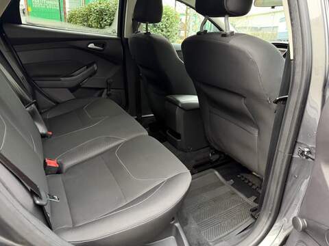 FORD FOCUS FOCUS 1.0T EcoBoost Zetec Hatchback 5dr Petrol Auto Euro 6 (s/s) (125 ps) JUST SERVICED - 12 MONTH - U974