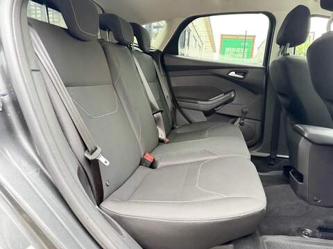 FORD FOCUS FOCUS 1.0T EcoBoost Zetec Hatchback 5dr Petrol Auto Euro 6 (s/s) (125 ps) JUST SERVICED - 12 MONTH - U974