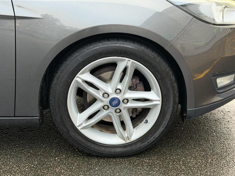 FORD FOCUS FOCUS 1.0T EcoBoost Zetec Hatchback 5dr Petrol Auto Euro 6 (s/s) (125 ps) JUST SERVICED - 12 MONTH - U974