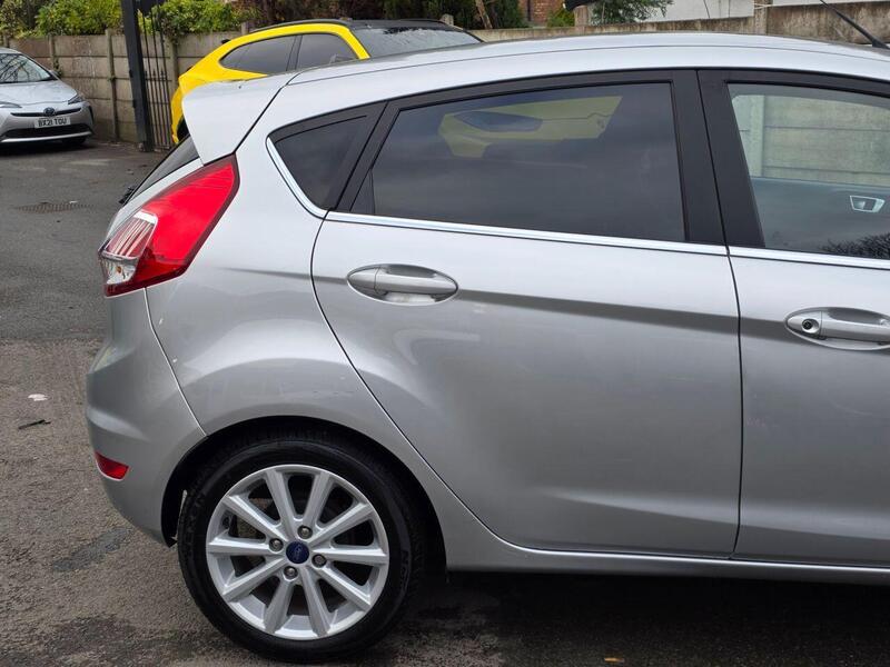 FORD FIESTA FIESTA 1.0T EcoBoost Titanium Hatchback 5dr Petrol Powershift Euro 6 (100 ps) 12 MOT + AUTO + - U983