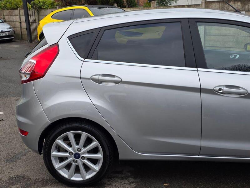 FORD FIESTA FIESTA 1.0T EcoBoost Titanium Hatchback 5dr Petrol Powershift Euro 6 (100 ps) 12 MOT + AUTO + - U983