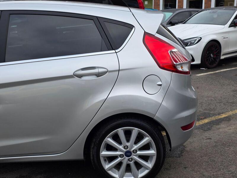 FORD FIESTA FIESTA 1.0T EcoBoost Titanium Hatchback 5dr Petrol Powershift Euro 6 (100 ps) 12 MOT + AUTO + - U983