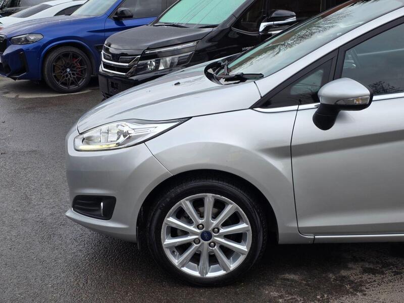 FORD FIESTA FIESTA 1.0T EcoBoost Titanium Hatchback 5dr Petrol Powershift Euro 6 (100 ps) 12 MOT + AUTO + - U983
