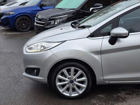 FORD FIESTA FIESTA 1.0T EcoBoost Titanium Hatchback 5dr Petrol Powershift Euro 6 (100 ps) 12 MOT + AUTO + - U983