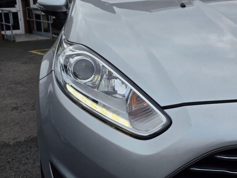 FORD FIESTA FIESTA 1.0T EcoBoost Titanium Hatchback 5dr Petrol Powershift Euro 6 (100 ps) 12 MOT + AUTO + - U983