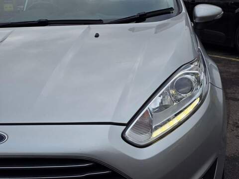 FORD FIESTA FIESTA 1.0T EcoBoost Titanium Hatchback 5dr Petrol Powershift Euro 6 (100 ps) 12 MOT + AUTO + - U983
