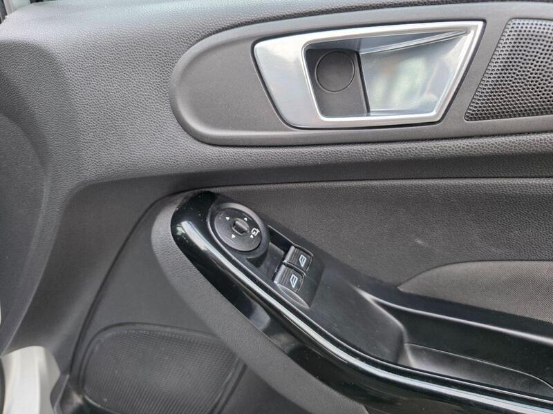 FORD FIESTA FIESTA 1.0T EcoBoost Titanium Hatchback 5dr Petrol Powershift Euro 6 (100 ps) 12 MOT + AUTO + - U983