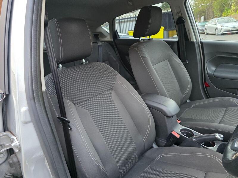 FORD FIESTA FIESTA 1.0T EcoBoost Titanium Hatchback 5dr Petrol Powershift Euro 6 (100 ps) 12 MOT + AUTO + - U983