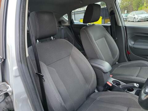 FORD FIESTA FIESTA 1.0T EcoBoost Titanium Hatchback 5dr Petrol Powershift Euro 6 (100 ps) 12 MOT + AUTO + - U983