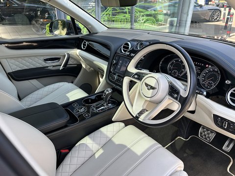 4.0d V8 SUV 5dr Diesel Auto 4WD Euro 6 (s/s) (435 ps)