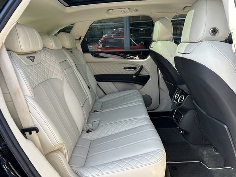 4.0d V8 SUV 5dr Diesel Auto 4WD Euro 6 (s/s) (435 ps)