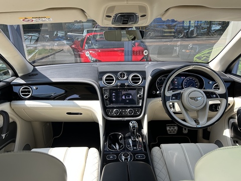 4.0d V8 SUV 5dr Diesel Auto 4WD Euro 6 (s/s) (435 ps)