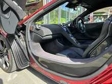 McLaren 12C 3.8T V8 SSG 