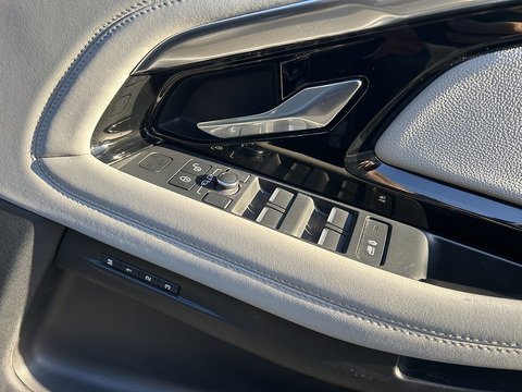 2.0 P250 MHEV R-Dynamic SE SUV 5dr Petrol Auto 4WD Euro 6 (s/s) (249 ps)