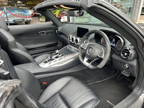 4.0 V8 BiTurbo GPF C Roadster 2dr Petrol SpdS DCT Euro 6 (s/s) (557 ps)