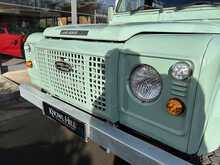 Land Rover 110  