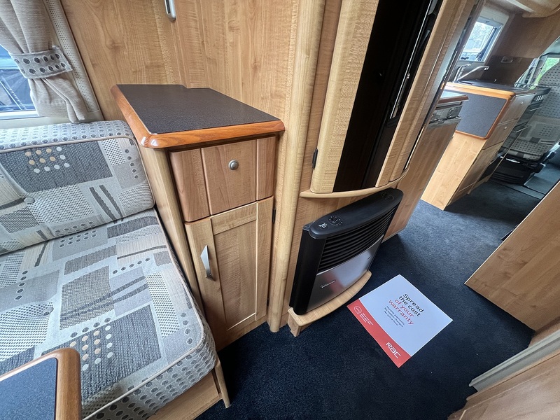 Autotrail 6 Berth 4 Betls Rear large U shaped lounge
