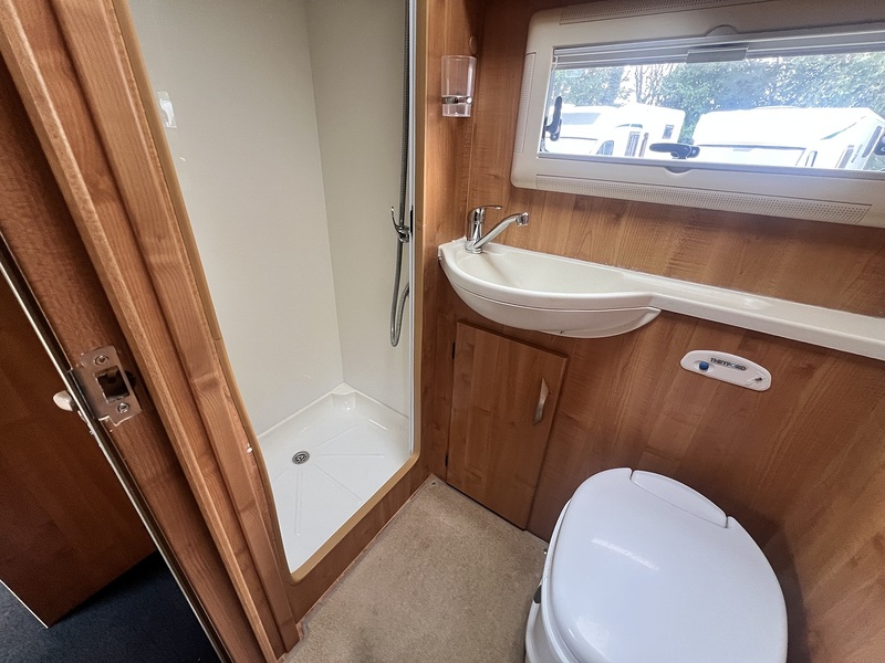 Autotrail 6 Berth 4 Betls Rear large U shaped lounge
