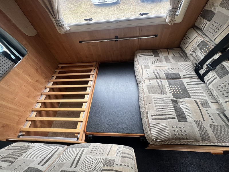 Autotrail 6 Berth 4 Betls Rear large U shaped lounge