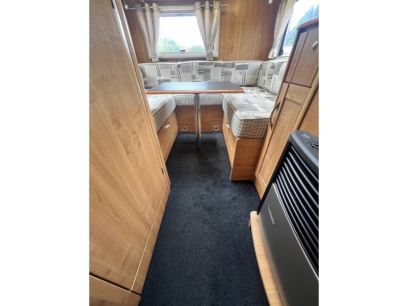 Autotrail 6 Berth 4 Betls Rear large U shaped lounge