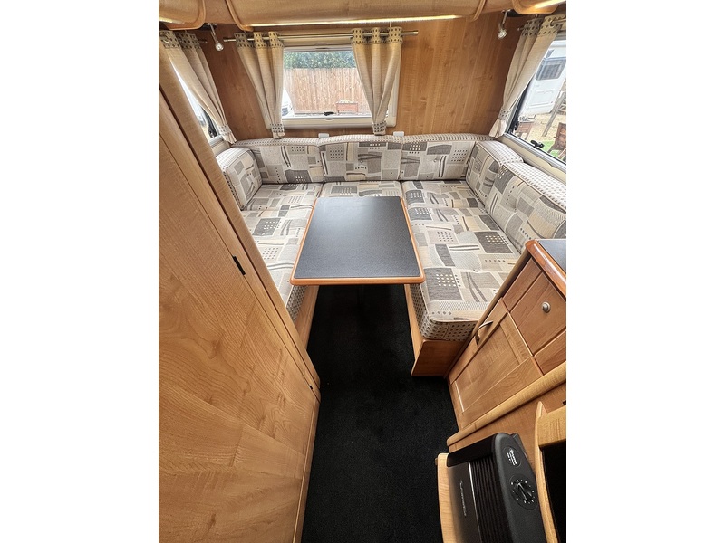 Autotrail 6 Berth 4 Betls Rear large U shaped lounge