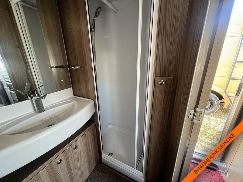 Swift 4 Berth Caravan with End bathroom