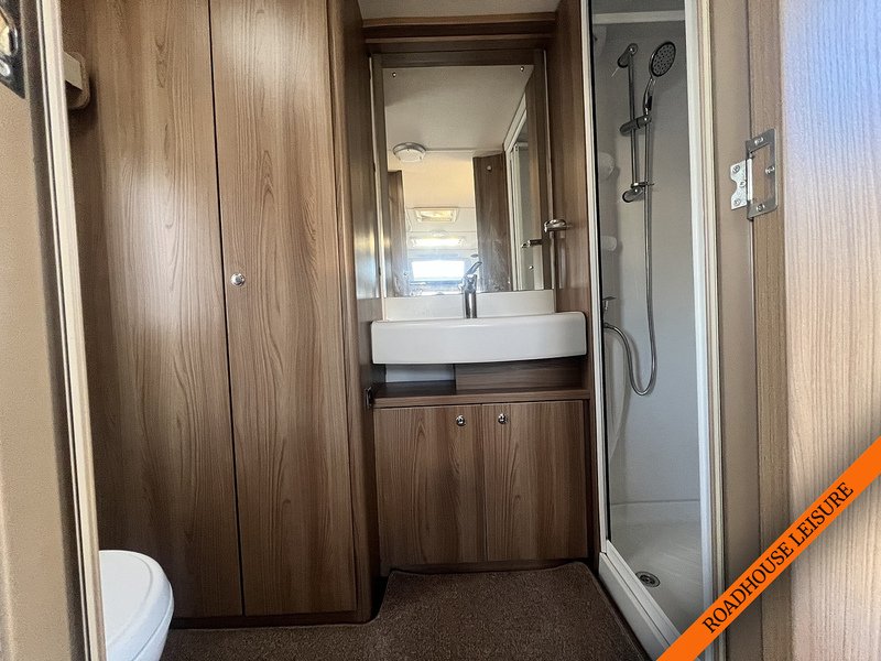 Swift 4 Berth Caravan with End bathroom