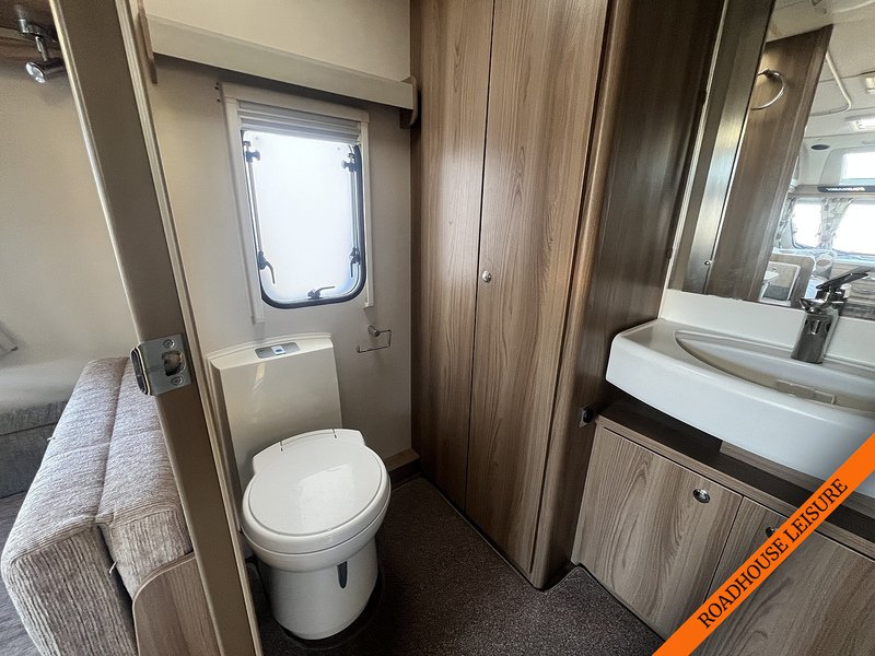 Swift 4 Berth Caravan with End bathroom